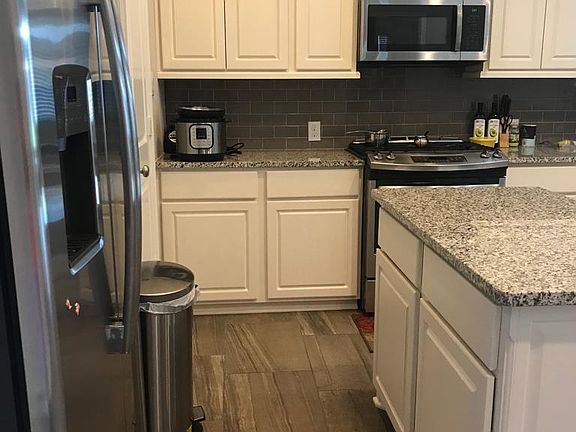 4th image of 316 Lacey Oak Loop