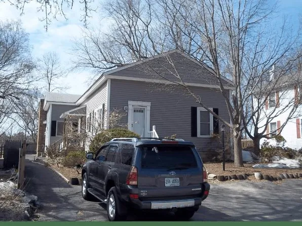 102 Dunbar Street, Manchester, NH 03102