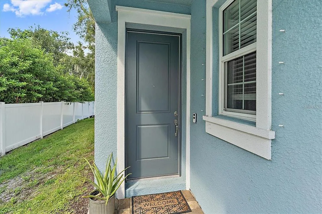 3 bed, 2.5 bath, 2221 sqft, $3,500 — Photo 3