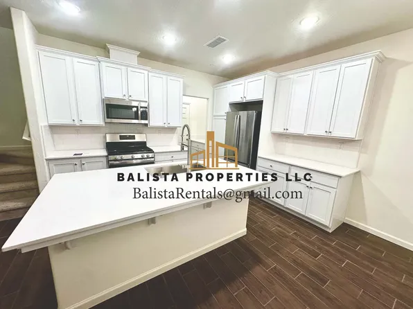 6312 E Moscato Dr, Fresno, CA 93727