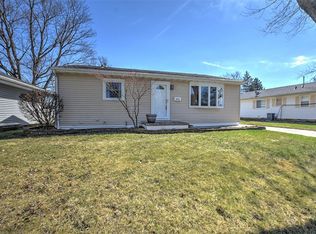 2074 Ramsey Dr, Decatur, IL 62526