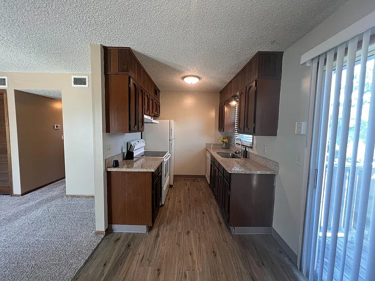 6816 W Par Ln #4 — Photo 4
