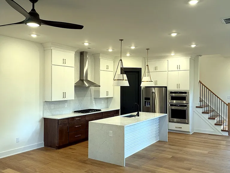 4117 Sarah Dr — Photo 32