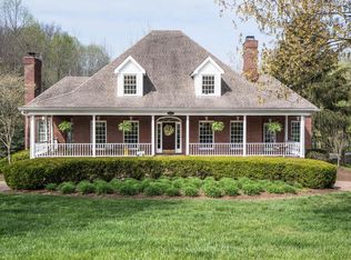 8619 Westover Dr, Prospect, KY 40059