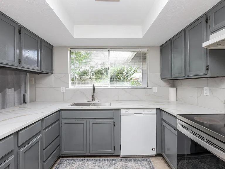 11938 Paramount Ln — Photo 9