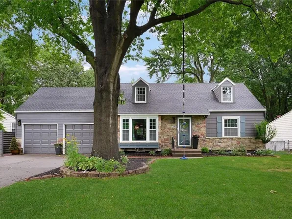 7345 Ash St, Prairie Village, KS 66208