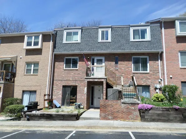 1735 Donlee Dr, Blacksburg, VA 24060