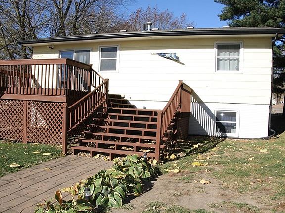 2nd image of 222 W Madison St
