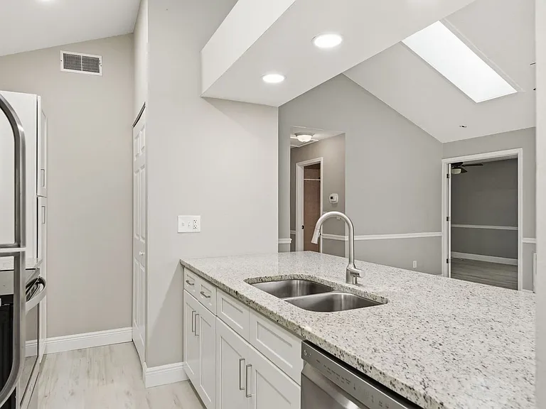 3726 Albion Ct — Photo 11