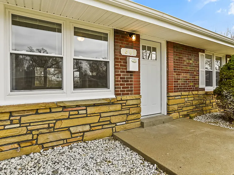 1201 Billings Dr — Photo 5