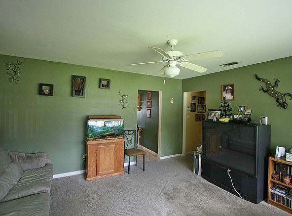 3rd image of 1310 Floral Way