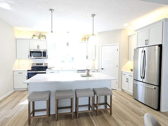 4th image of 3800 Huntington Ct