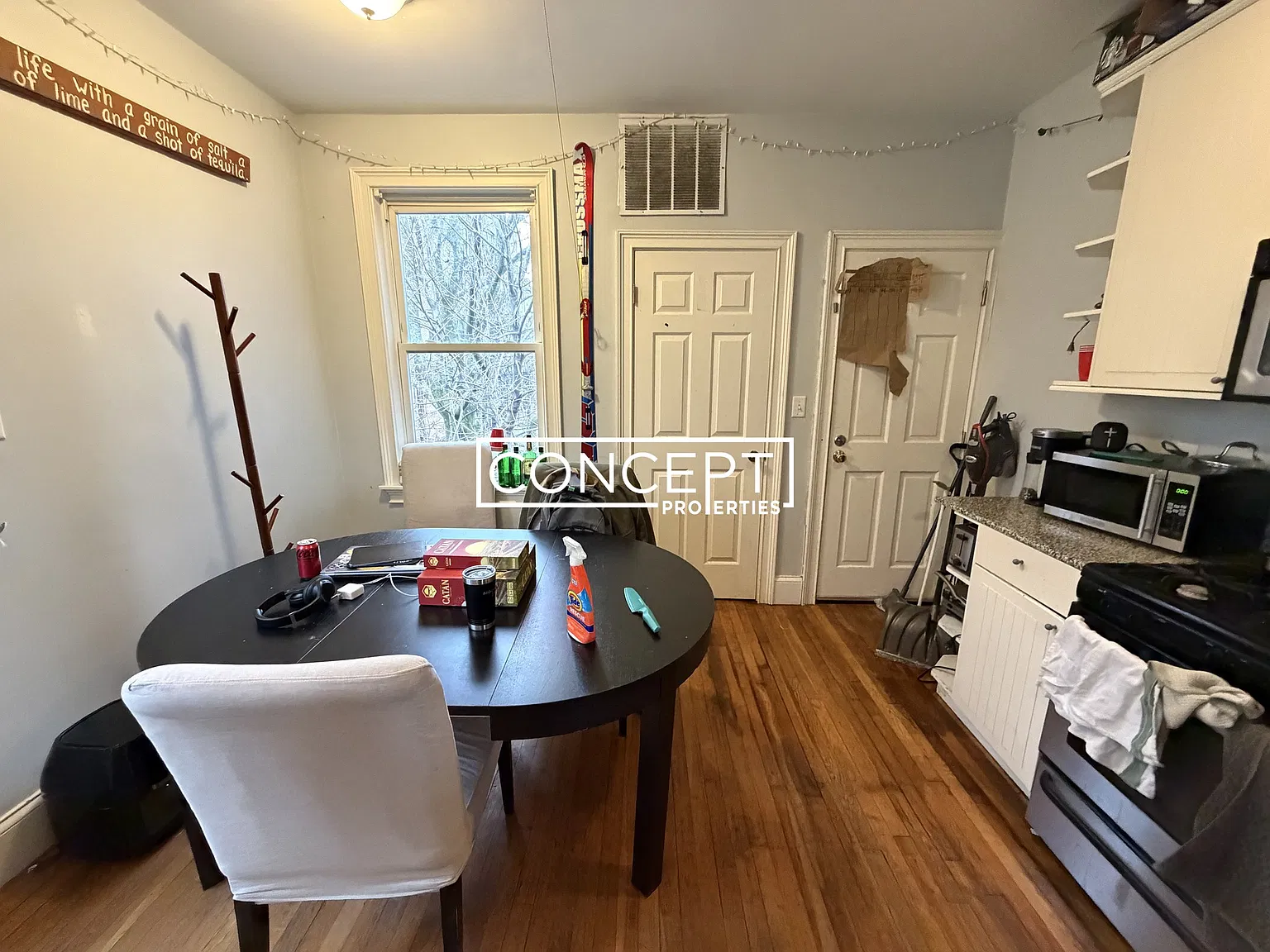 4 bed, 9999 sqft, $6,999 — Photo 3