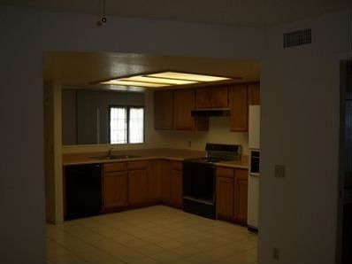 3rd image of 18418 N 16th Pl