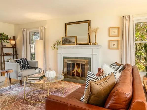 154 West Bergen DRIVE, Fox Point, WI 53217