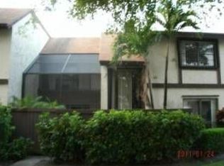 2321 Bayberry Dr, Pembroke Pines, FL 33024