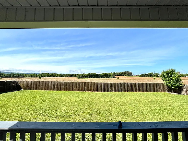 605 Strawberry Dr — Photo 10