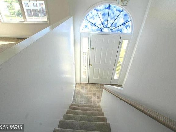 3rd image of 111 Paradise Ct