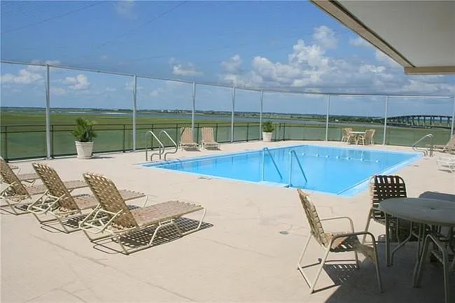 1 Marina Dr #304 — Photo 9