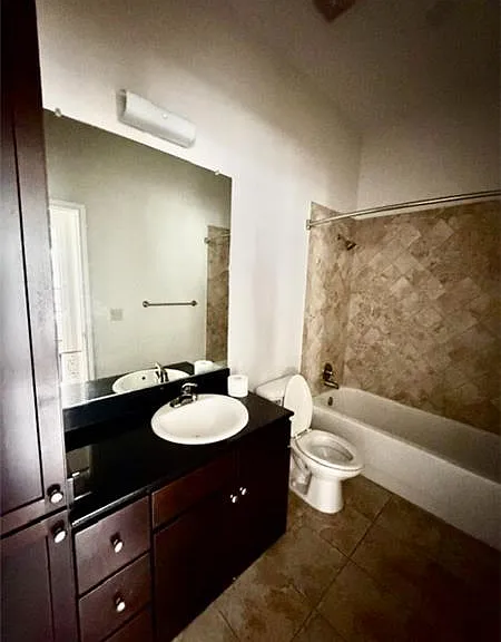 330 Austin Ave #208 — Photo 7