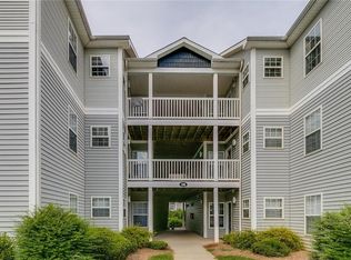 186 University Village Dr APT I, Central, SC 29630