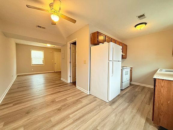 3rd image of 171 S Killarney Ln APT 2