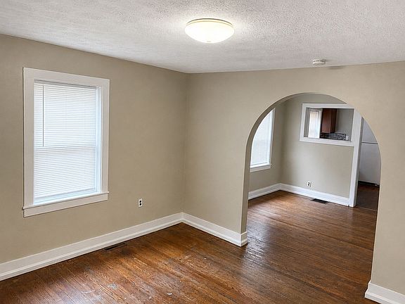 4th image of 732 Golfview Dr