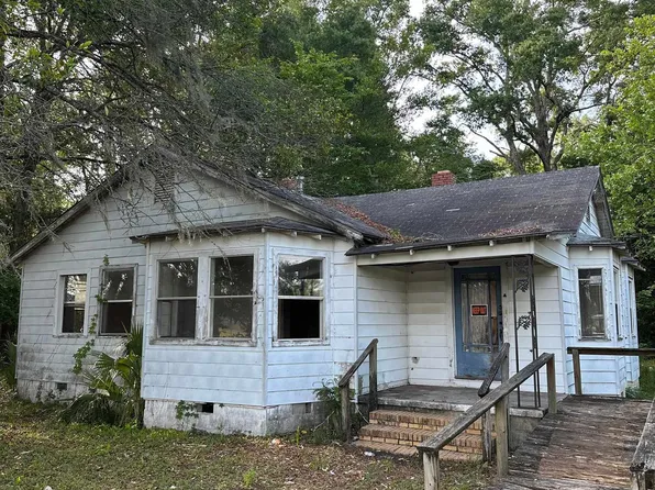 1106 E Veterans Dr, Perry, FL 32347