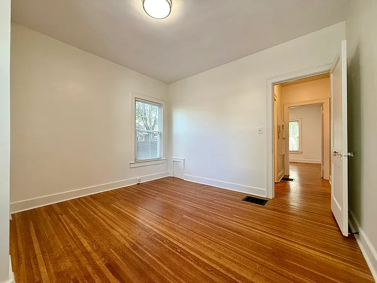 1825 Roanoke Ave #4 — Photo 22