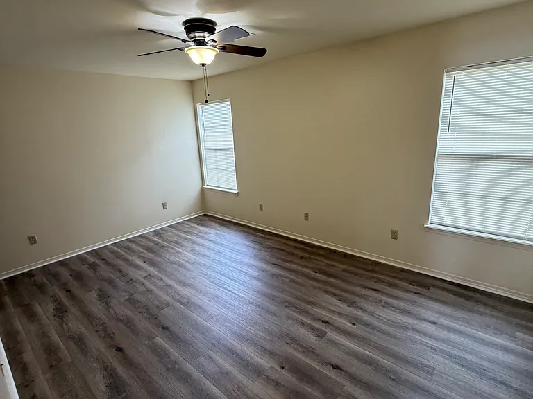 606 Benbrook Ct #606 — Photo 8