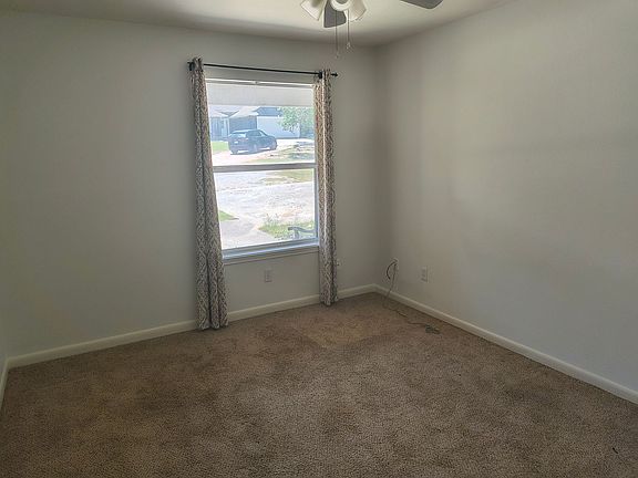 5th image of 52 Deer Ridge Rd Unit B