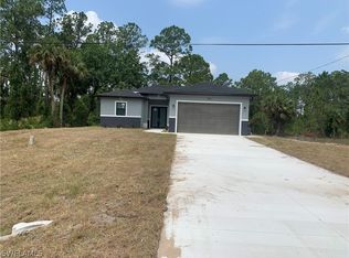 124 Columbus Blvd S, Lehigh Acres, FL 33974