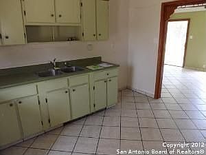 5th image of 9523 Cadiz St