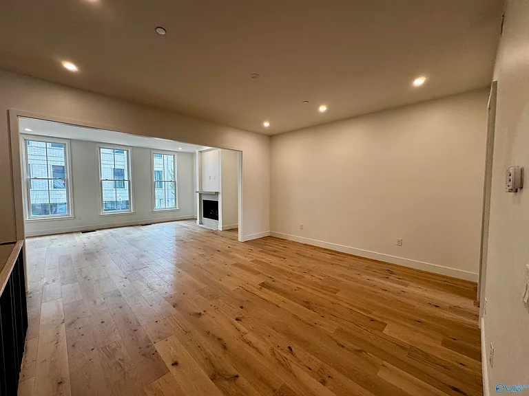 230 Washington St — Photo 10