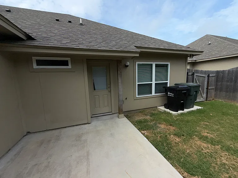 3118 Fenway Cir — Photo 9