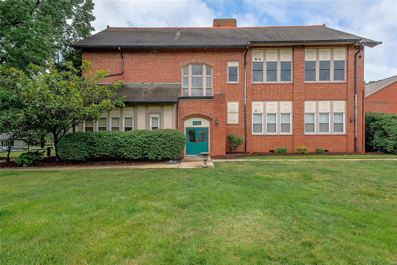 533 Colebrook Dr APT D photo 1