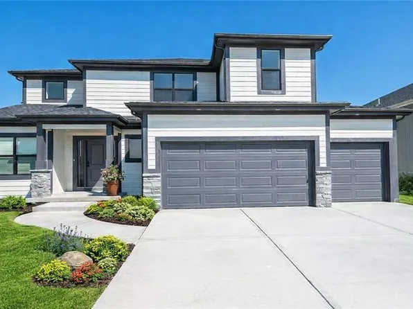 18970 W 193rd Ter, Spring Hill, KS 66083