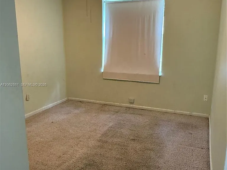 2435 SE 7th Pl — Photo 31