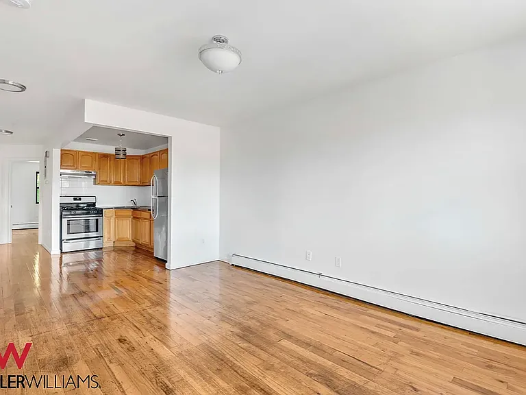 656 Kosciuszko St #3 — Photo 4