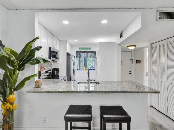 3060 Holiday Springs Boulevard #106, Margate, FL 33063