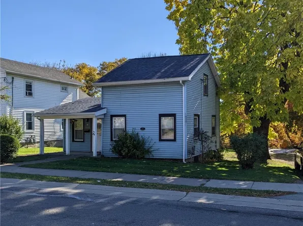 74 High St, Fairport, NY 14450