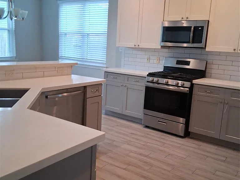 10015 Dawn Brook Dr — Photo 3