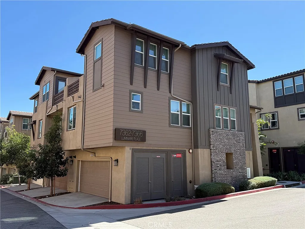 3 bed, 1907 sqft, $3,500 — Photo 3