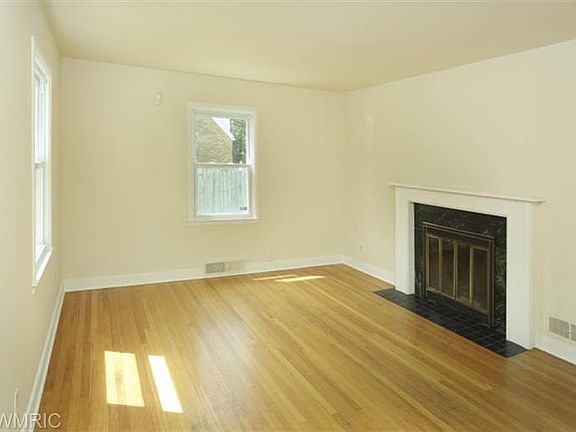 5th image of 1421 Sunnyside Dr