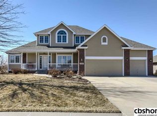 13704 Tregaron Dr, Bellevue, NE 68123