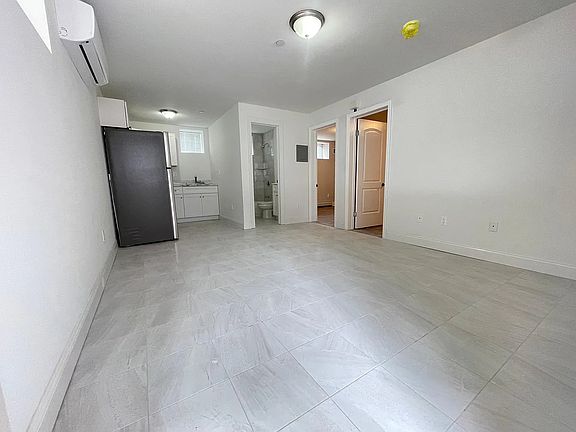 2nd image of 546 Sinclair Ave #1A