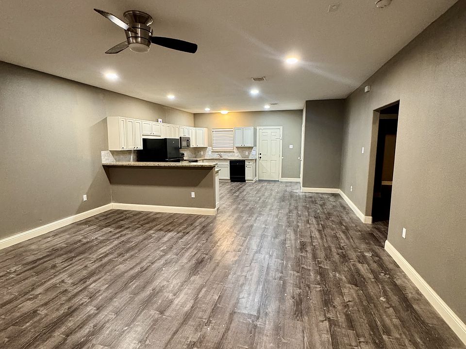 1st image of 10314 Sierra Dr #A