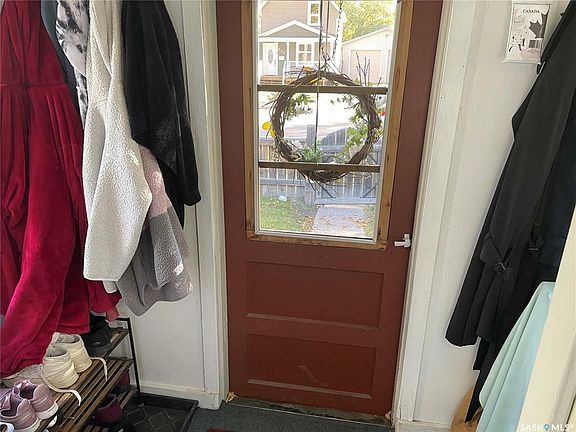 2nd image of 623 J Ave S