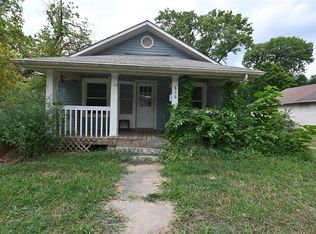 816 W Sycamore St, Nevada, MO 64772