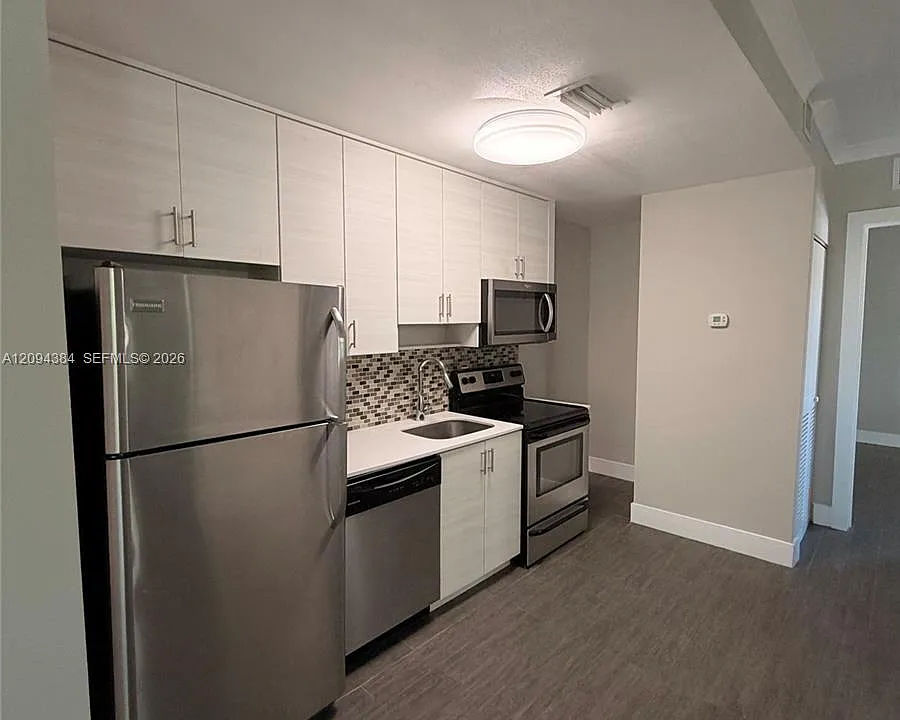 115 Menores Ave #8